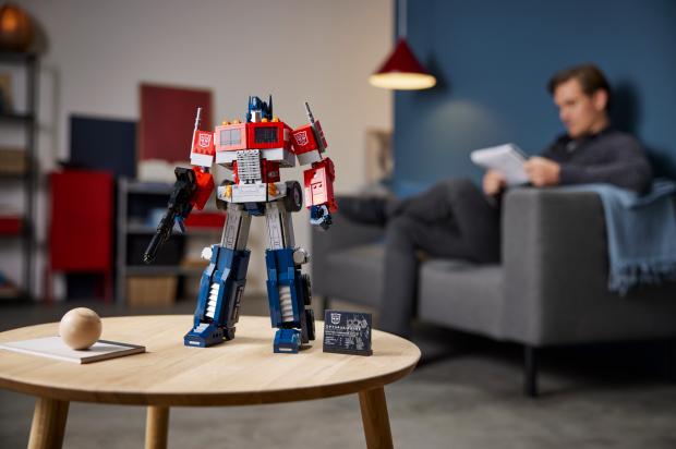 Stourbridge News: The new Optimus Prime set. (LEGO/Hasbro)