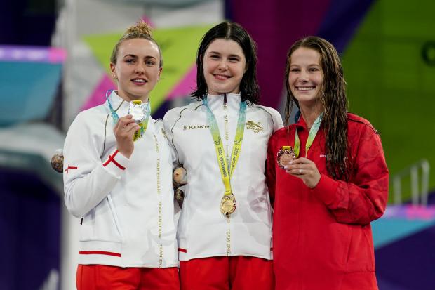 Stourbridge News: England’s Andrea Spendolini Sirieix (centre) with her Gold Medal, England’s Lois Toulson with her Silver Medal (left) and Canada’s Caeli McKay with her Bronze Medal after the Women’s 10m Platform Final at Sandwell Aquatics Centre on day seven of the 2022 Commonwealth Games. Credit: PA